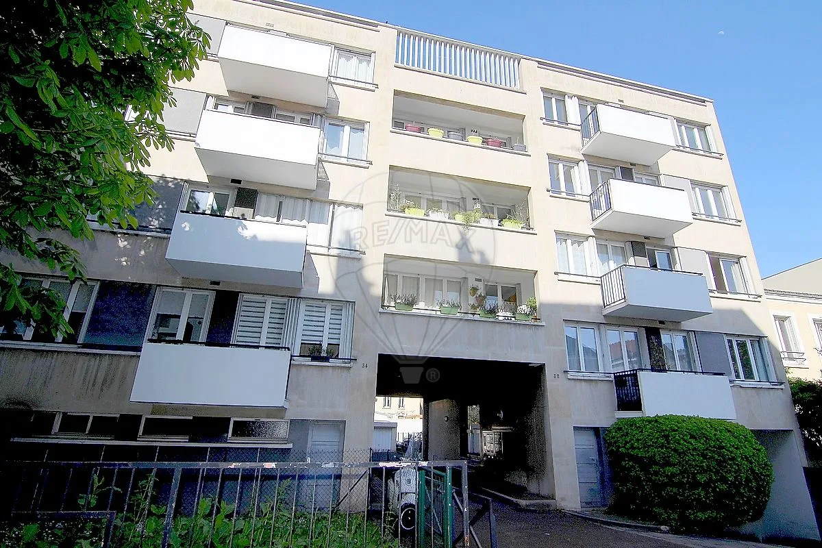 1 bedroom Apartment in Bois-Colombes, France No. 321618