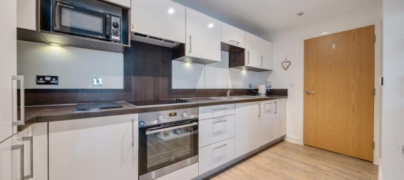 2 bedrooms Apartment in London, United Kingdom No. 7744 2