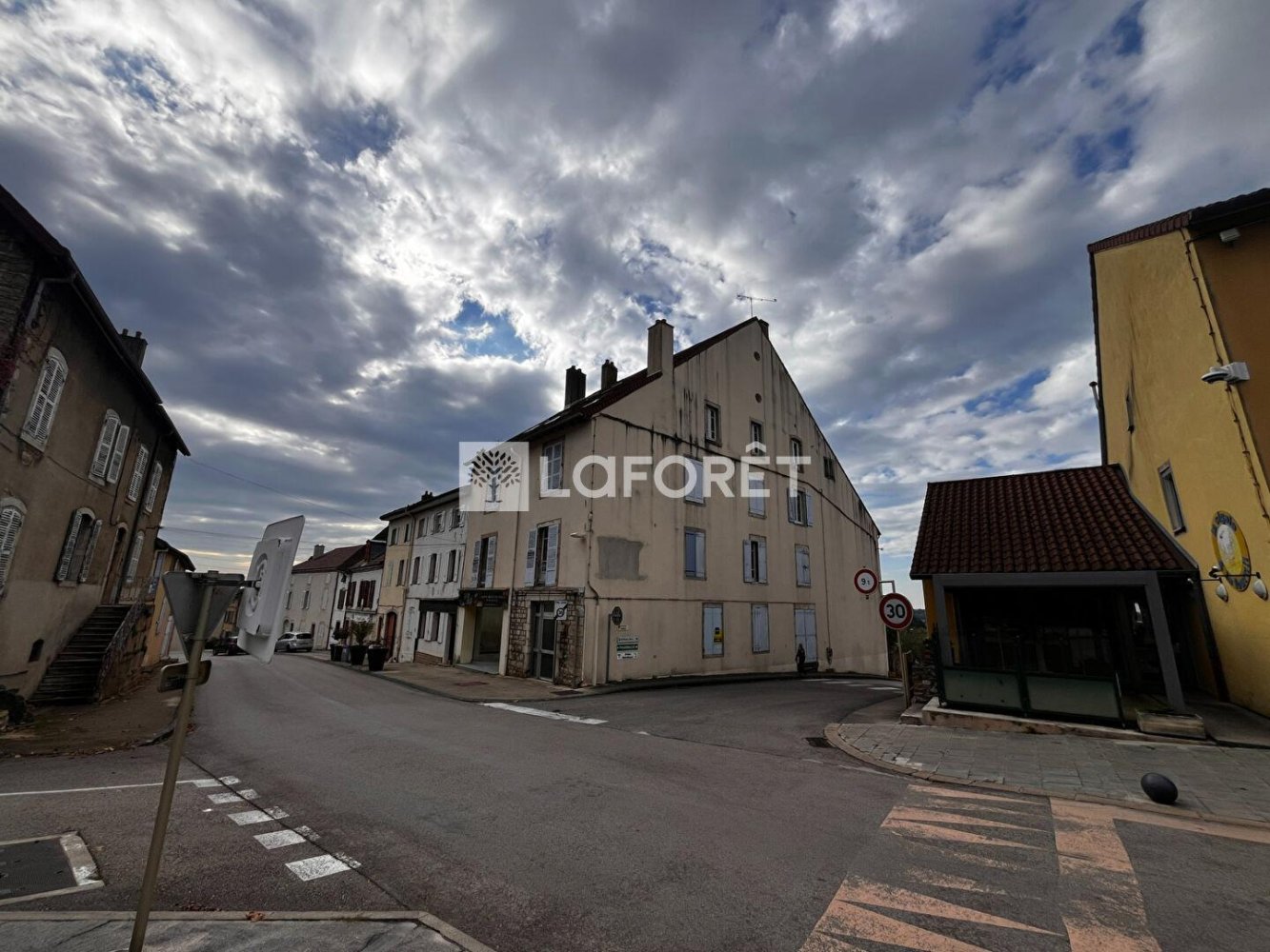 2 bedrooms Apartment in Cousance, France No. 361838