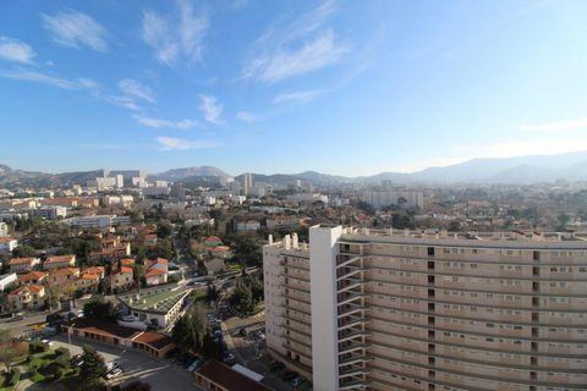 2 bedrooms Condo in Marseille, France No. 15115