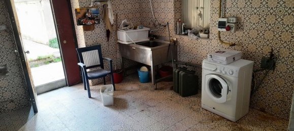 Gewerbliche Immobilie in Messina, Italy 160m², Nr. 136363 7