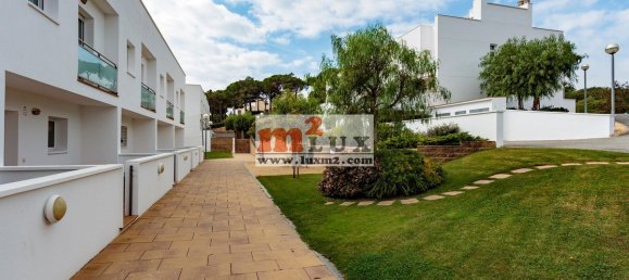 4 bedrooms Townhouse in Lloret de Mar, Spain No. 13299 3