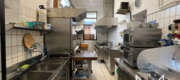 Propiedad comercial en Bassano del Grappa, Italy 200 m² No. 350326 7