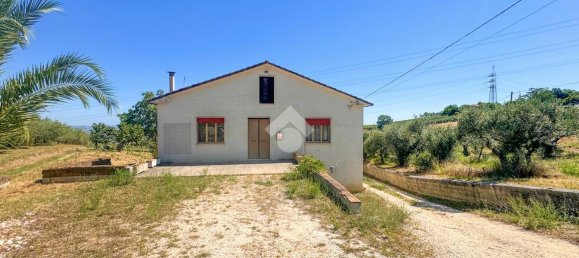 Casa de 7 habitaciónes en Bucchianico, Italy No. 36324 23