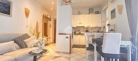 2 rooms Apartment in La Spezia, Italy No. 36899 11