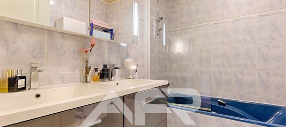 5 bedrooms House in Houilles, France No. 185673 8