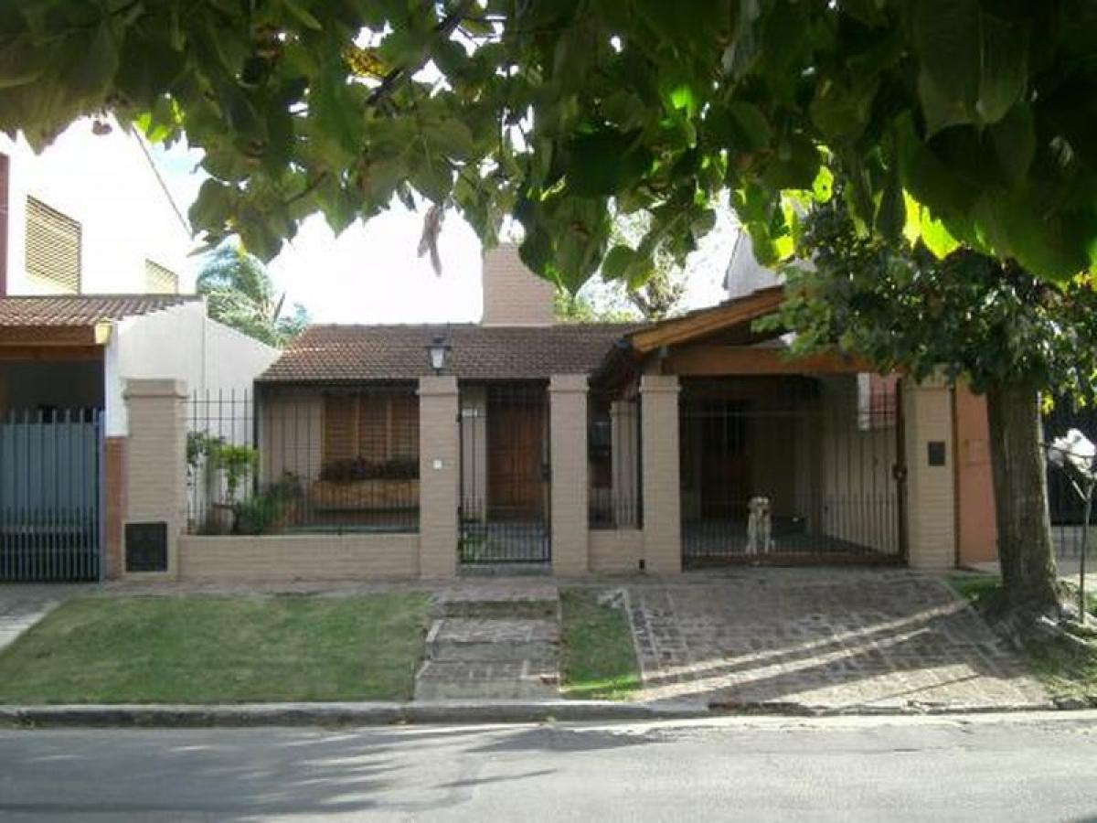 3 bedrooms House in Moron, Argentina No. 10970