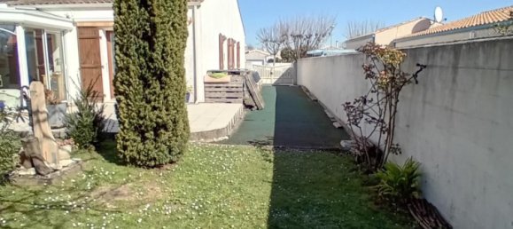3 bedrooms House in Lagord, France No. 96114 10