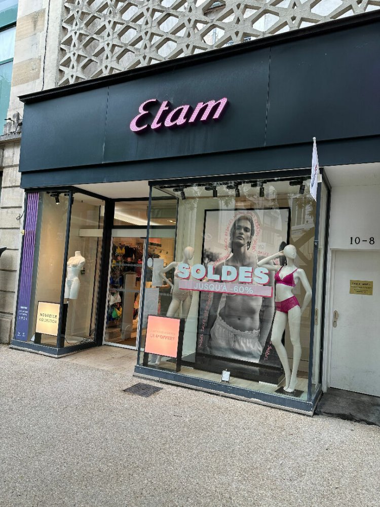 Propiedad comercial en Verdun, France 100 m² No. 261692