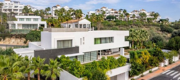 Villa de 4 dormitorios en Málaga, Spain No. 23998 37