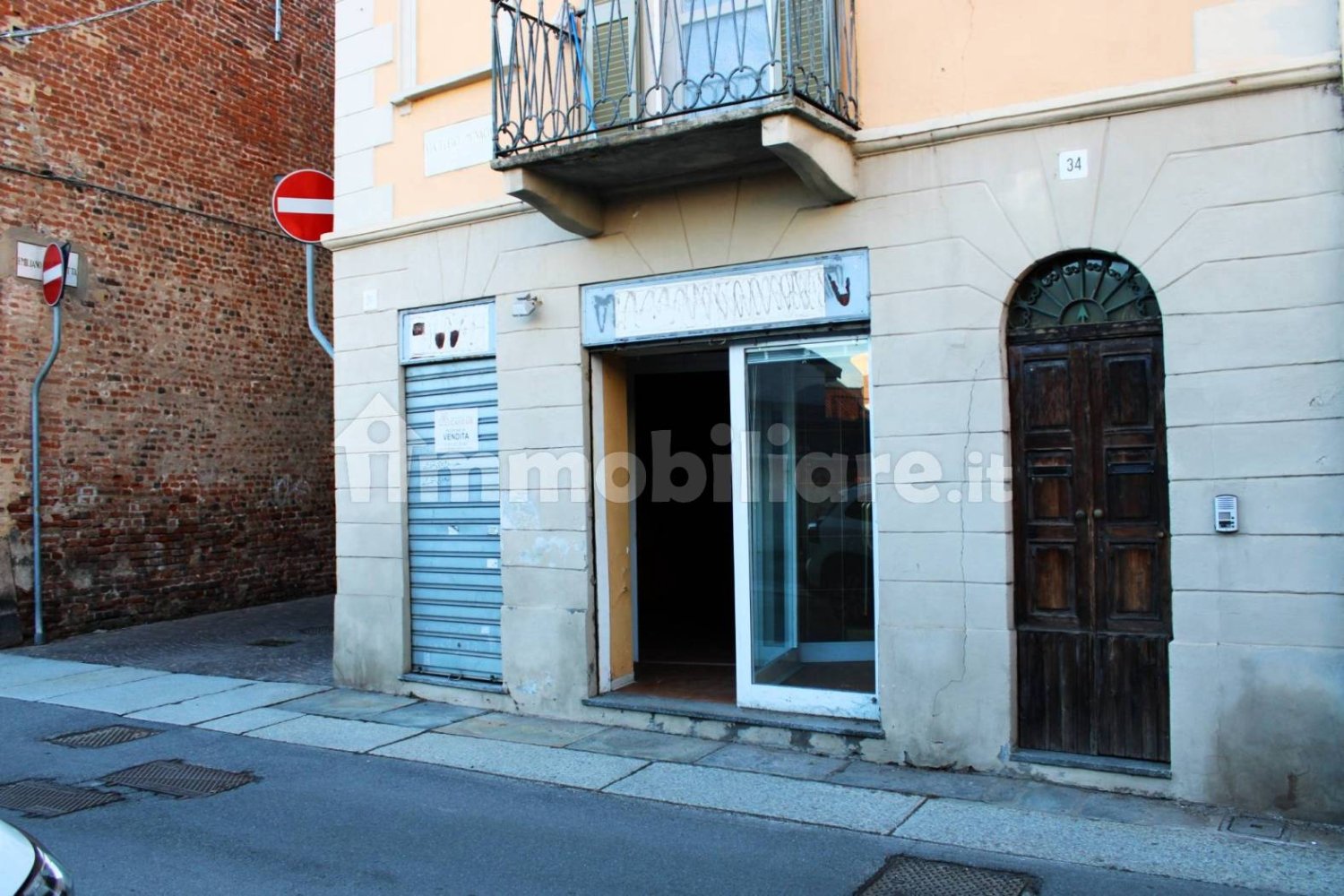 3-Zimmer Gewerbliche Immobilie in Vercelli, Italy, Nr. 133598