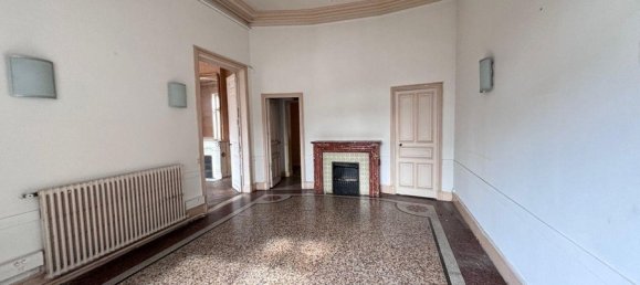 5 chambres Appartement à Nîmes, France No. 344373 3