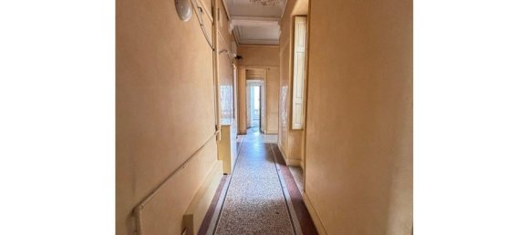 5 chambres Appartement à Nîmes, France No. 344373 4