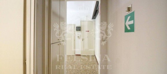 Oficina de 4 habitaciónes en Bologna, Italy No. 340284 3