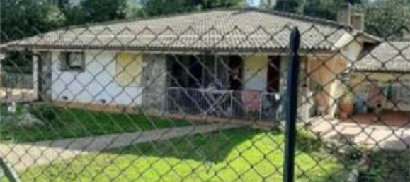 5 rooms Apartment in Velletri, Italy No. 99993 2