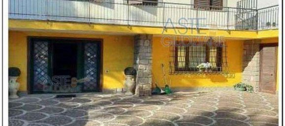 5 rooms Apartment in Velletri, Italy No. 99993 15