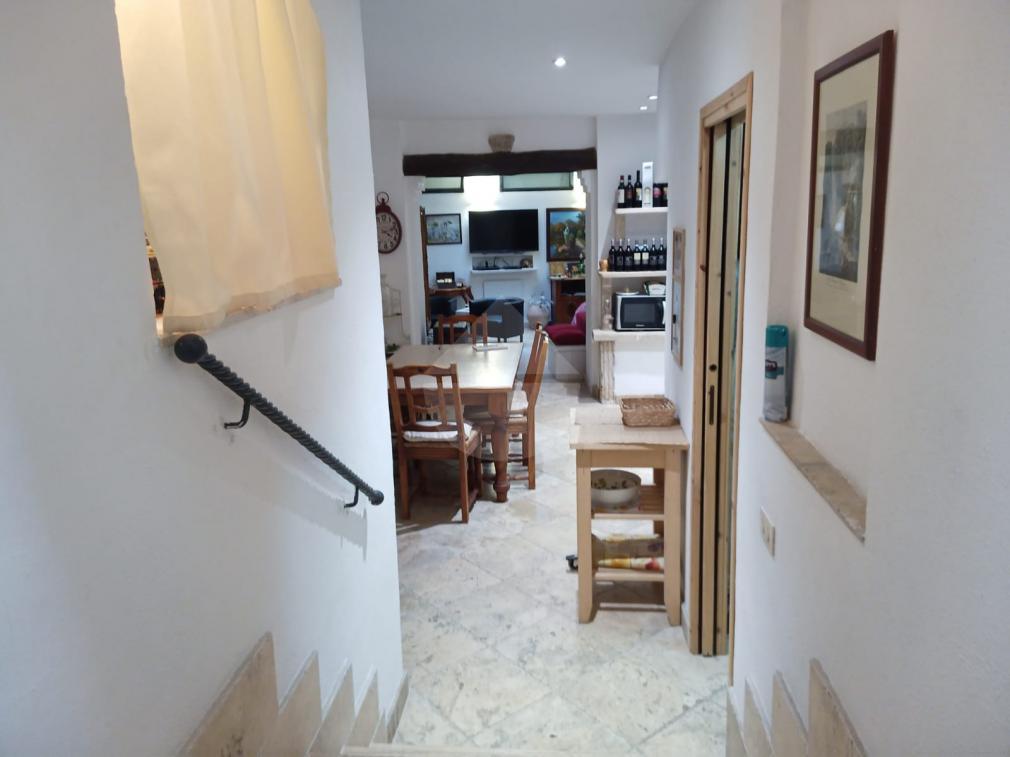2 rooms Commercial property in Tivoli, Italy No. 143787