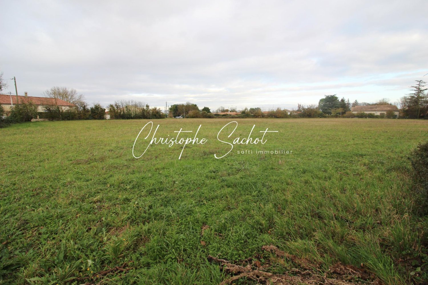 Terreno em La Foye-Monjault, France N.º 62705