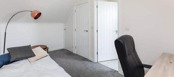 4 bedrooms House in Nuneaton, United Kingdom No. 2646 16