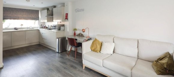 4 bedrooms House in Nuneaton, United Kingdom No. 2646 4