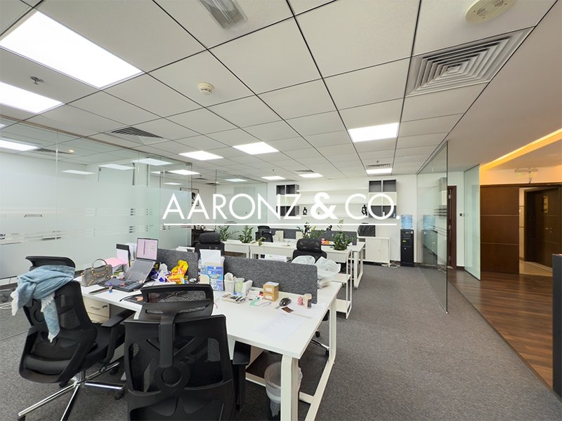 138m² Office in Business Bay, UAE No. 122749