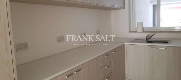 Bureau à Saint Julian's, Malta 80m² No. 12123 2