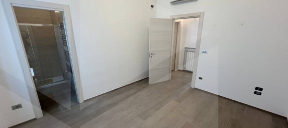 3 rooms Apartment in Molfetta, Italy No. 30474 3