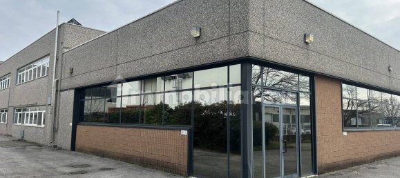 Склад 2000м² в Скио, Италия № 293537 2