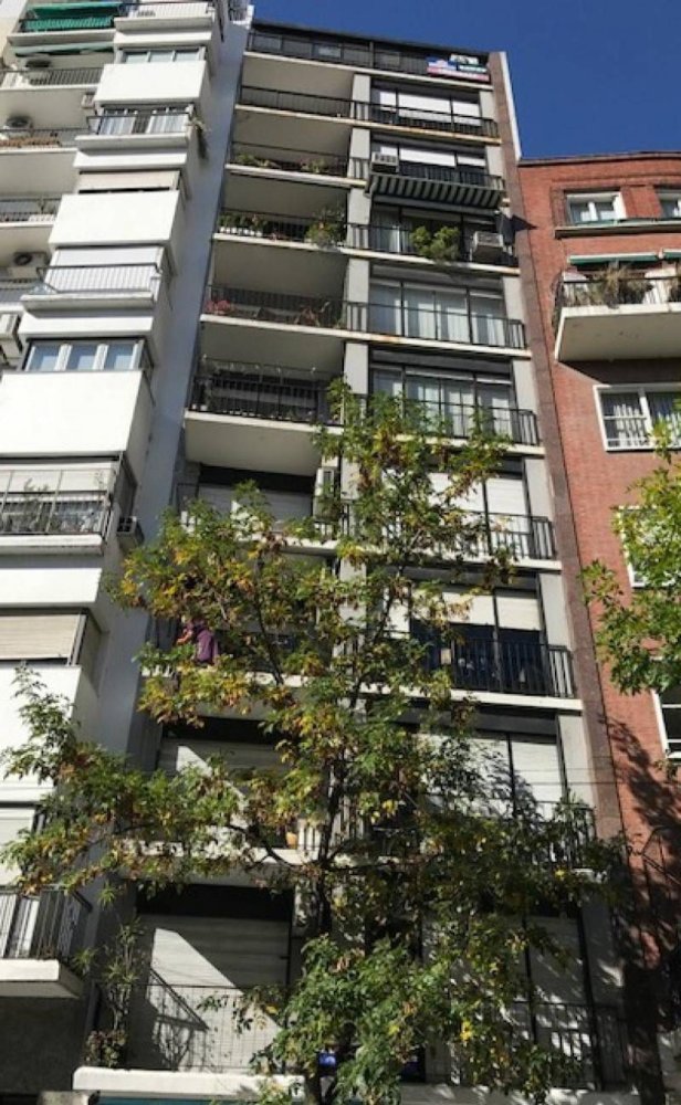 Apartamento de 4 dormitorios en Buenos Aires, Argentina No. 91604