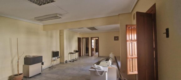 4 bedrooms Office in Cordoba, Spain No. 185940 11