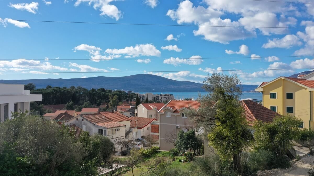 26m² Apartment in Tivat, Montenegro No. 2028