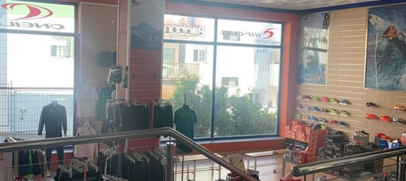 Коммерческая недвижимость 440м² в Аркос-де-ла-Фронтера, Испания № 104984 3