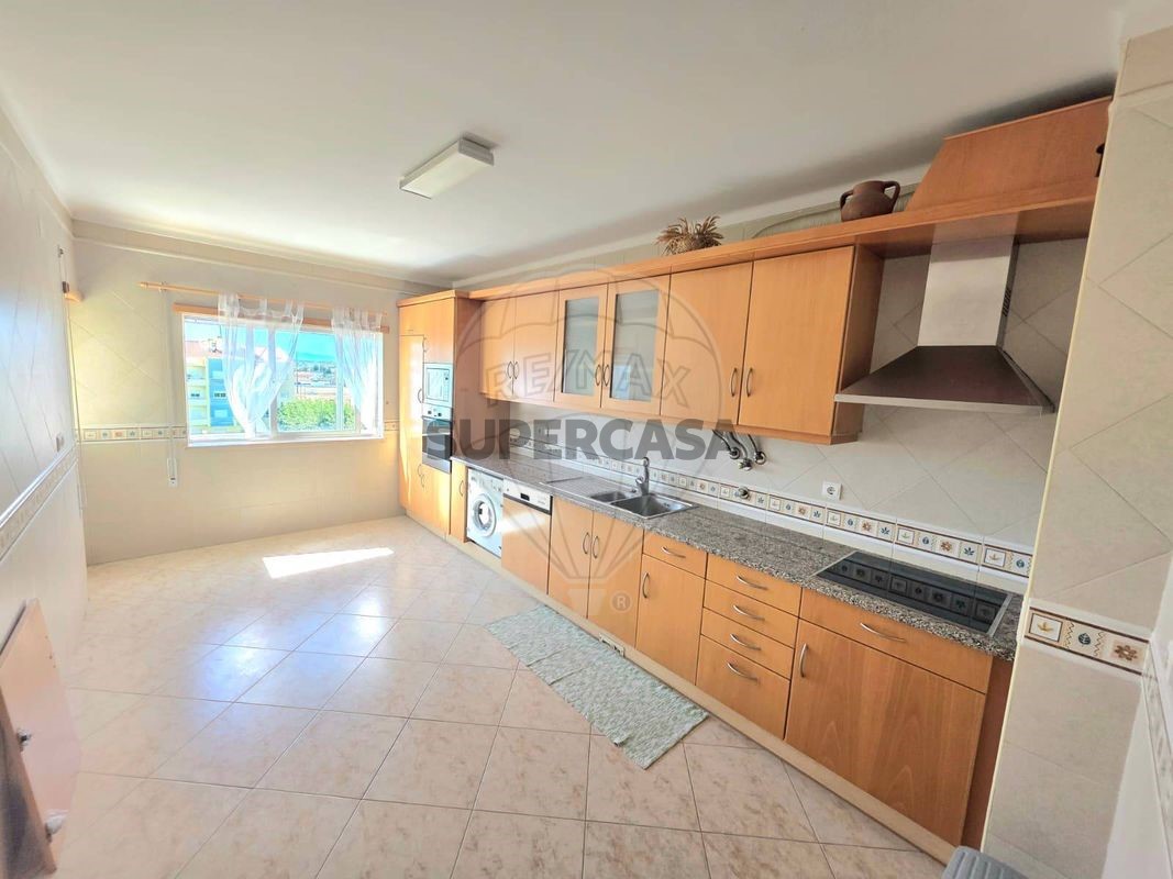 Apartamento de 3 dormitorios en Montijo, Portugal No. 286240