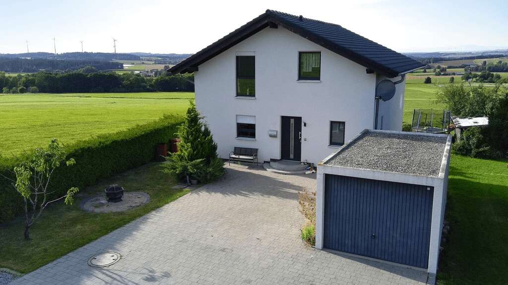 Casa de 3 dormitorios en Hof, Germany No. 317857