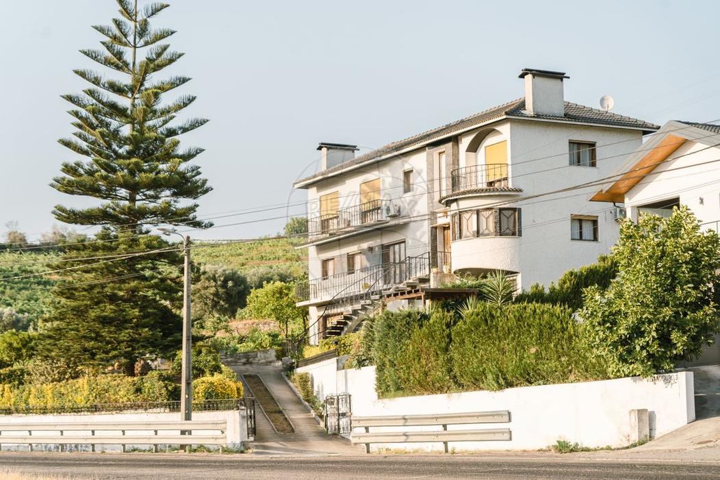 4 bedrooms House in Peso da Regua, Portugal No. 229890