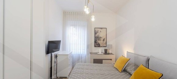 Квартира с 2 комнатами в Монца, Италия № 20731 13