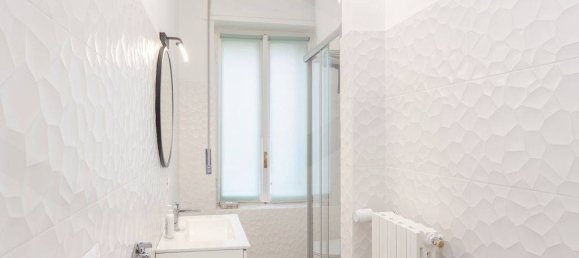 Квартира с 2 комнатами в Монца, Италия № 20731 17