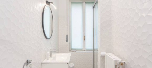 Квартира с 2 комнатами в Монца, Италия № 20731 18