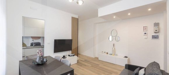 Квартира с 2 комнатами в Монца, Италия № 20731 2