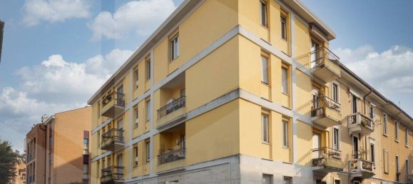 Квартира с 2 комнатами в Монца, Италия № 20731 24