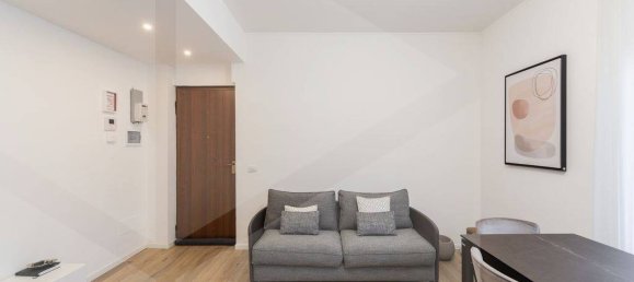 Квартира с 2 комнатами в Монца, Италия № 20731 5