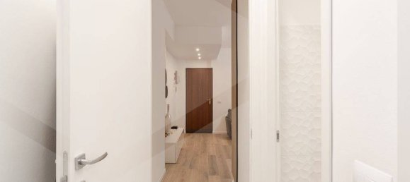 Квартира с 2 комнатами в Монца, Италия № 20731 23