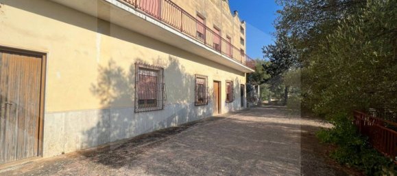 Casa de 16 divisões em Ceglie Messapica, Italy N.º 21642 21