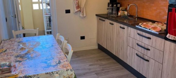 5 rooms Apartment in Carrara, Italy No. 193002 7