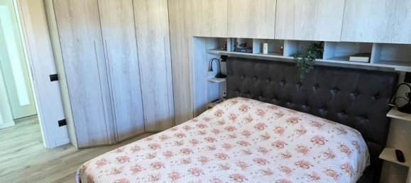 5 rooms Apartment in Carrara, Italy No. 193002 14