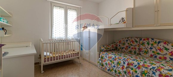 6-salle Appartement à Jesi, Italy No. 4736 12