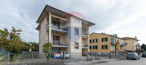 6-salle Appartement à Jesi, Italy No. 4736 35