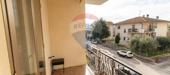 6-salle Appartement à Jesi, Italy No. 4736 28