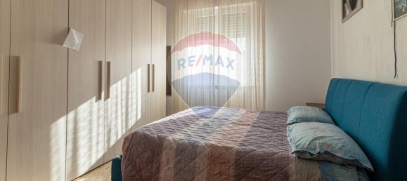 6-salle Appartement à Jesi, Italy No. 4736 16