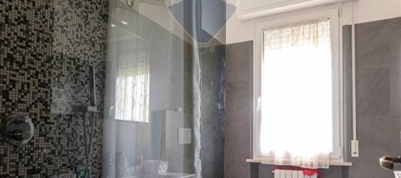 6-salle Appartement à Jesi, Italy No. 4736 14